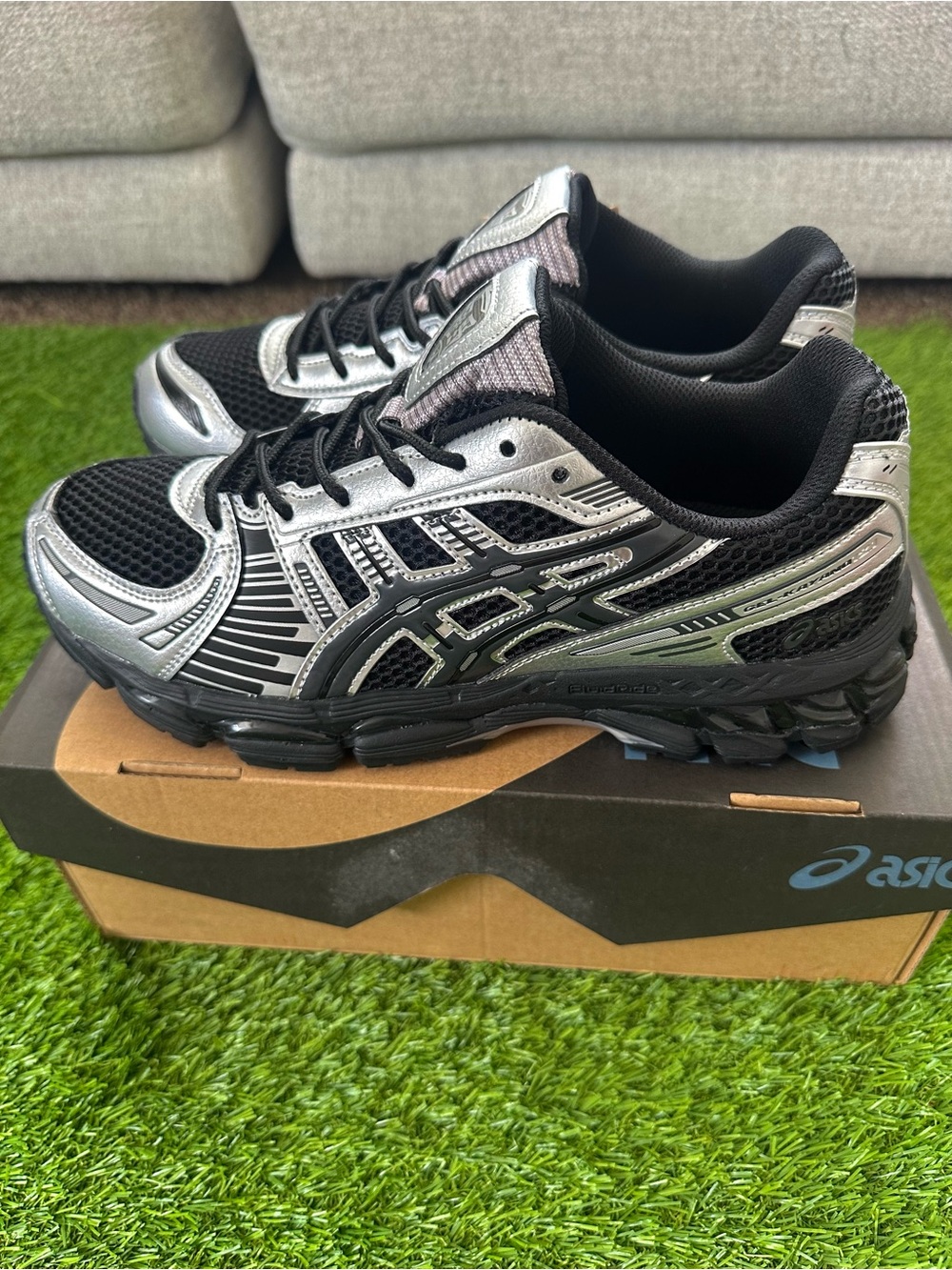 ASICS Men’s Black Silver Lace-up Low top Mesh Running sneakers New In Box - Picture 3 of 6